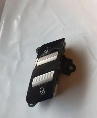 Mercedes-Benz S W221 Central locking switch button A2218213151