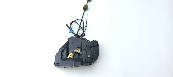 Mercedes-Benz C W203 Rear door lock 2037300235