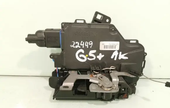 Volkswagen Golf Plus Rear door lock 7L0839015