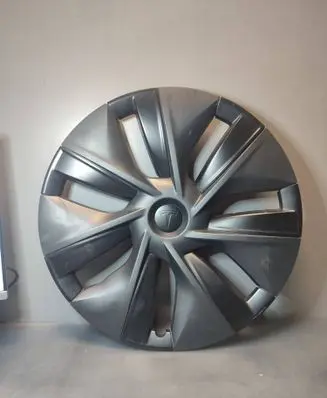 Tesla Model Y R19 wheel hub/cap/trim 104423500C