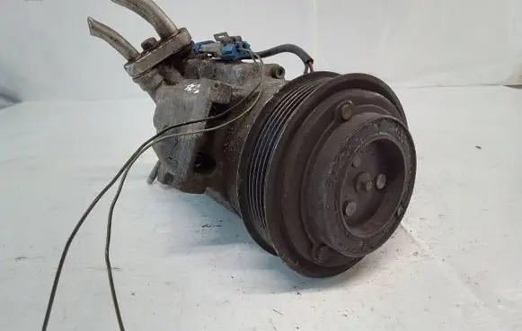 Chevrolet Orlando Air conditioning (A/C) compressor (pump) 13314480 10B030313 687997689