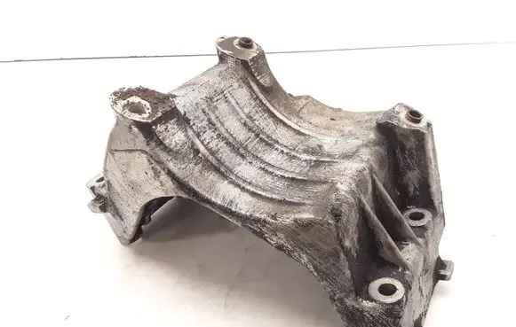 Alfa Romeo 166 Engine mounting bracket