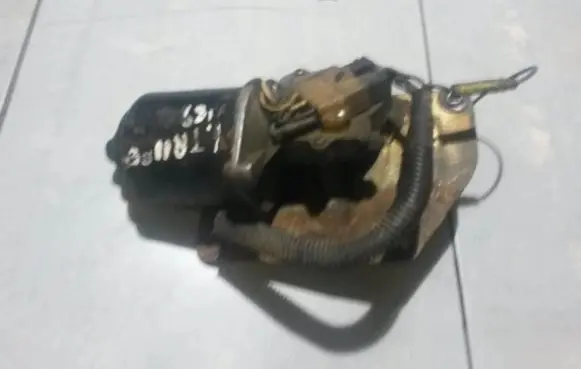 Isuzu Trooper Wiper motor 902