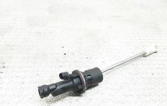 Clutch slave cylinder