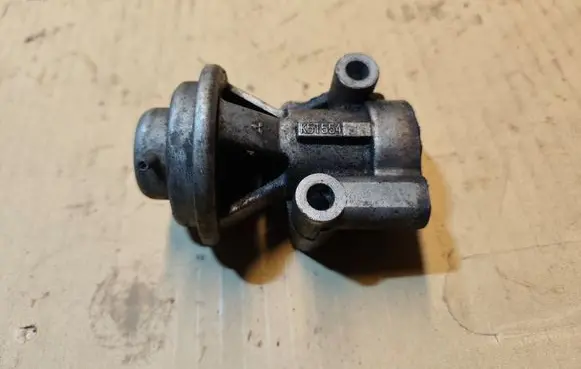 Jeep Grand Cherokee (WJ) EGR valve K5T554