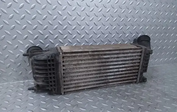 Citroen C5 Intercooler radiator 9657073480