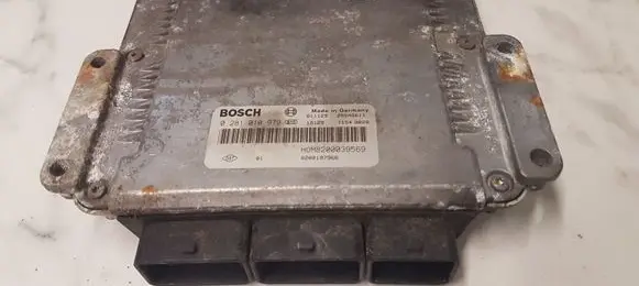 Renault Scenic I Engine control unit/module 0281010979 HOM8200039569