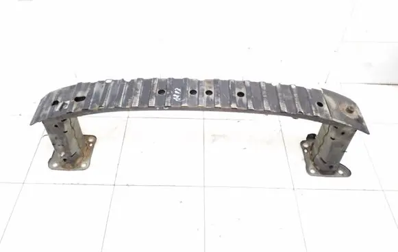 Ford Focus Front bumper cross member 3M51R000K70AA