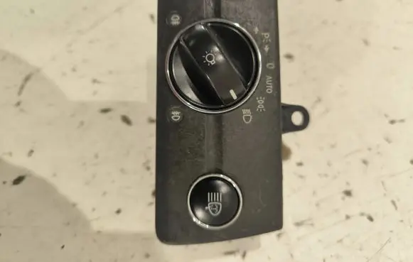 Mercedes-Benz E W211 Light switch 2115450104 04056000