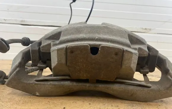 BMW 5 GT F07 Front brake caliper 939