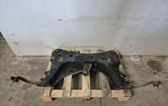 Nissan Note (E11) Front subframe
