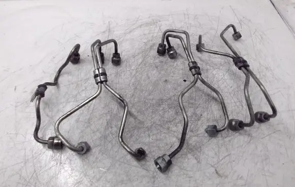 Volvo V60 Fuel injector supply line/pipe 