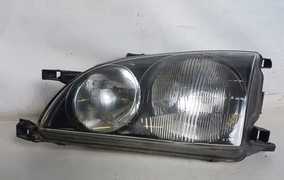 Toyota Avensis T220 Headlight/headlamp 54533366