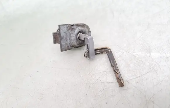 Volvo V70 Front door lock (next to the handle) 30784963