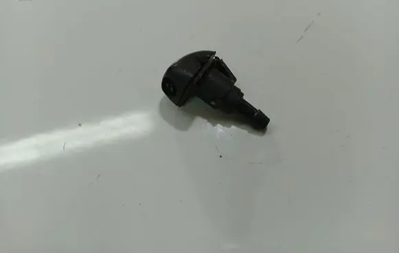 Peugeot 4007 Windshield washer spray nozzle 