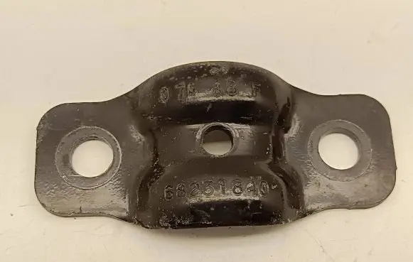 Chrysler Pacifica Sway bar bush bracket, front 68231840