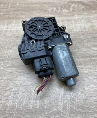 Audi A6 S6 C5 4B Rear door window regulator motor 0130821784 2203002163