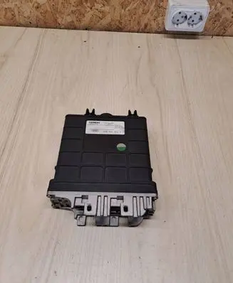 Audi A6 S6 C4 4A Engine control unit/module 5WP4173 039906024D 00DF040309