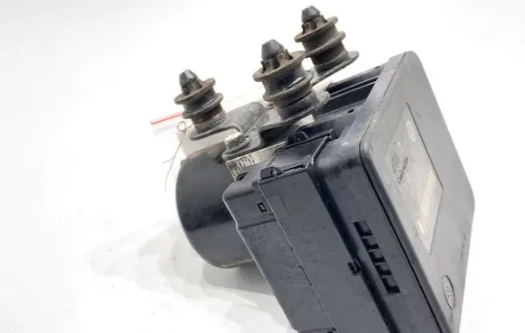 Volkswagen Golf V ABS Pump 1K0614517H