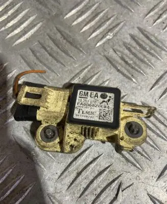 Opel Zafira B Airbag deployment crash/impact sensor 13251078