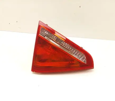 Audi A5 8T 8F Tailgate rear/tail lights 8T0945093