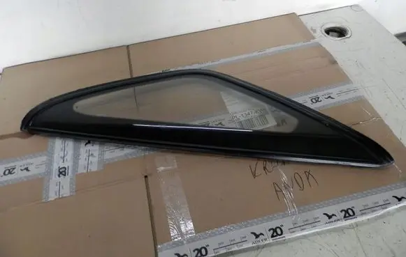 Mitsubishi Galant Rear side window 