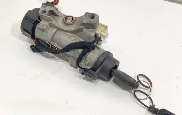 Volkswagen Transporter - Caravelle T5 Ignition lock 6R0905851F