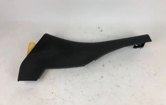 Maserati Ghibli (D) pillar trim (bottom) 670010908 22295 AAH24326