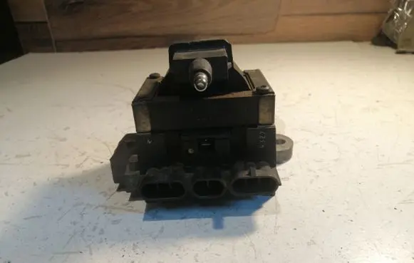 Renault 19 High voltage ignition coil 770852093