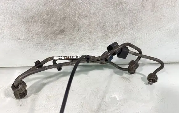 Audi 80 90 S2 B4 Fuel injector supply line/pipe 