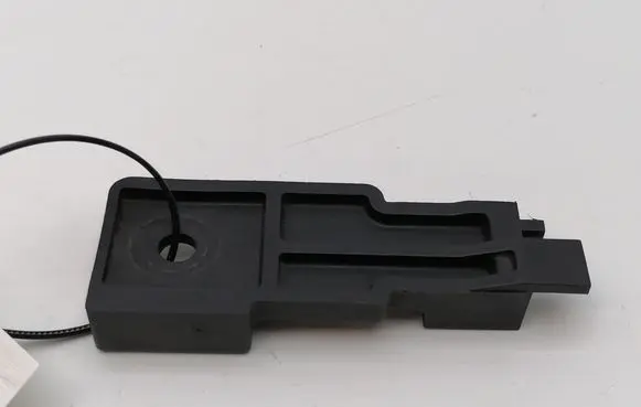 Radiator mount bracket