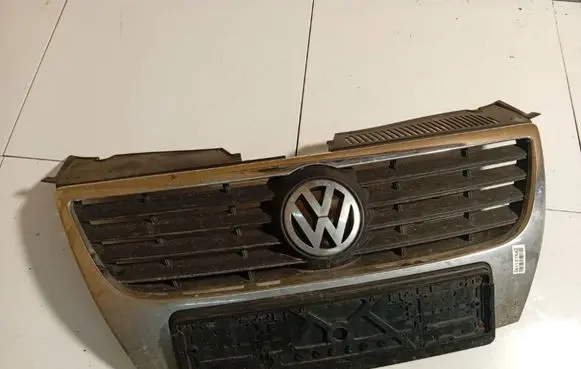 Volkswagen PASSAT B6 Front grill 3C0853651B