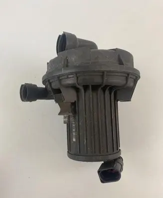 Audi A6 S6 C5 4B Secondary air pump 8D0906613C