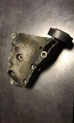 BMW 5 E34 A/C compressor mount bracket 2246821