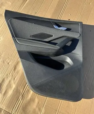 Volkswagen Tiguan Sliding door card 571867968