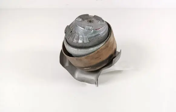 Mercedes-Benz SL R230 Engine mount bracket A2302400017