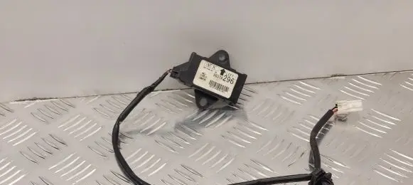 Mitsubishi Lancer X Aerial antenna amplifier 8637A296