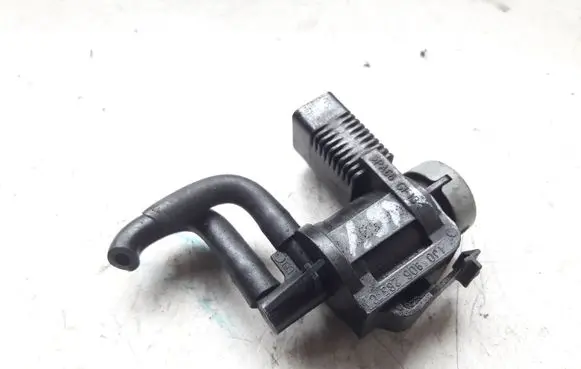 Volkswagen Golf V Vacuum valve 1J0906283C