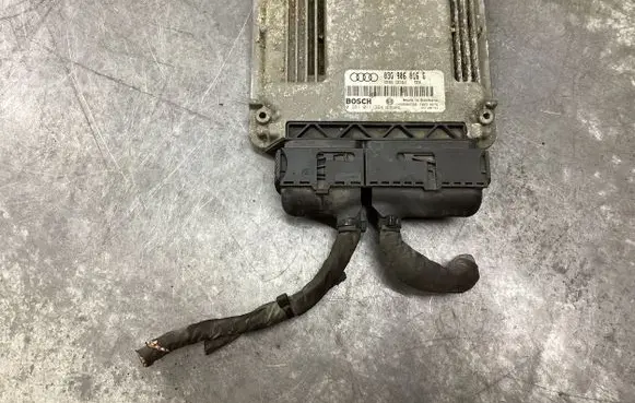 Audi A3 S3 8P Engine control unit/module 03G906016G 1039S03386 0281011364