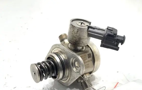 Volvo V40 Fuel injection high pressure pump BM5G-9D376-BB