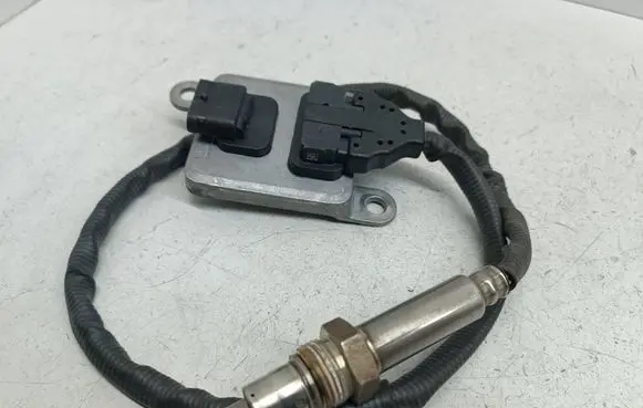 Mercedes-Benz C W205 Lambda probe sensor A0009051512 A3C03398600 0009051512