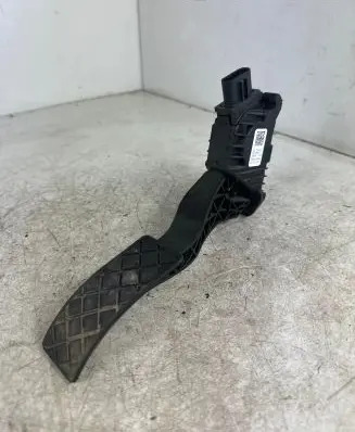 Volkswagen PASSAT B8 Accelerator throttle pedal 5Q1723503H 6PV01062111