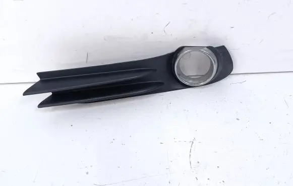Chrysler Town u0026 Country V Front fog light trim/grill 68100707AA