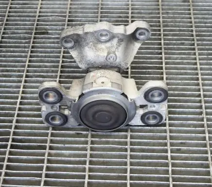 Volvo XC60 Engine mount bracket 31401307