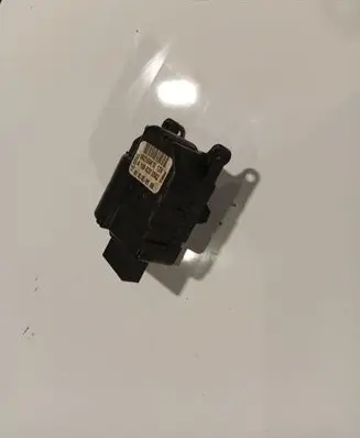 Mercedes-Benz A W169 Air flap motor/actuator 982359K0112V
