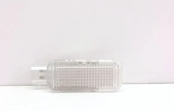 Volkswagen PASSAT B5 Other interior light 3B0947415