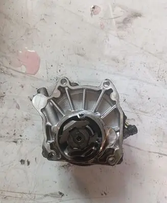 Opel Insignia A Vacuum pump