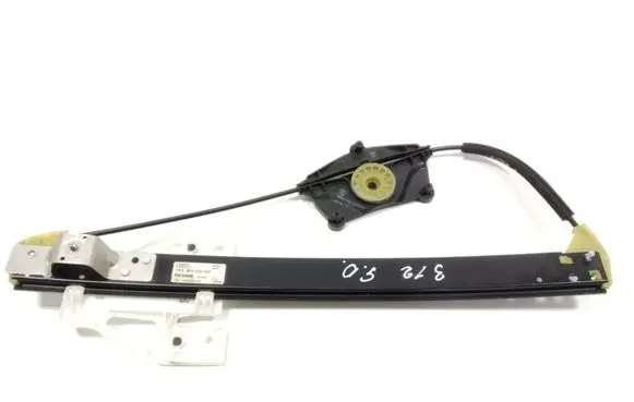 Rear window lifting mechanism without motor
