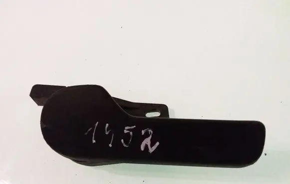 Engine bonnet (hood) release handle