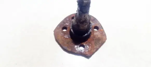 Volkswagen Golf III Stub axle 